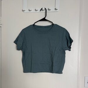 Lululemon crop shirt